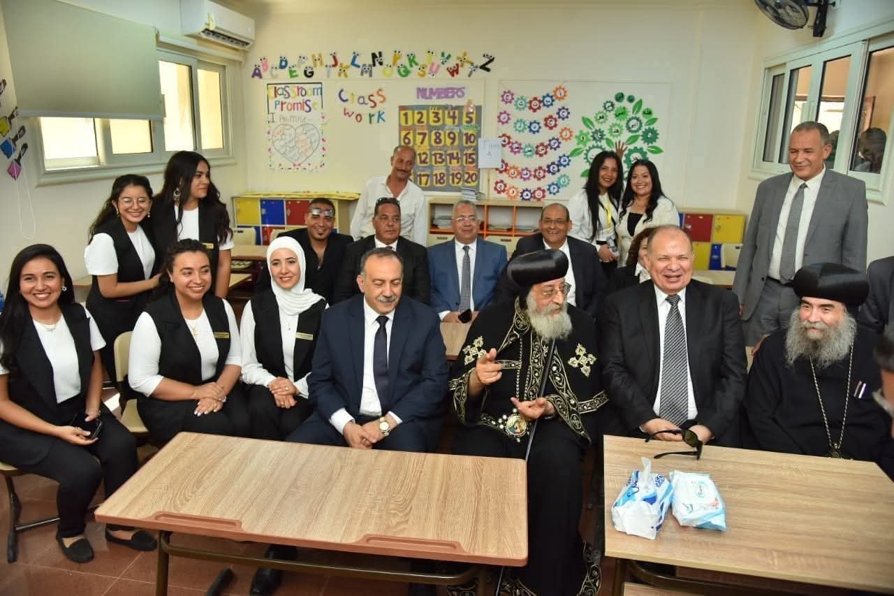 البابا تواضروس يزور كنيستين ويفتتح مدرسة ويضع حجر أساس مستشفى بأسيوط