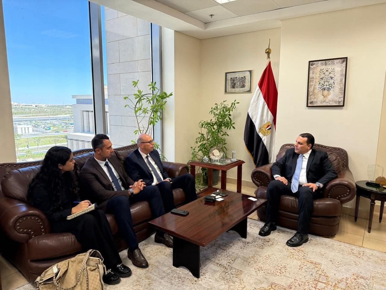 التمثيل التجاري يبحث مع شركة سان جوبان مضاعفة صادراتها من مصر إلى الأسواق الأفريقية لتصل إلى 120 مليون يورو سنويًا