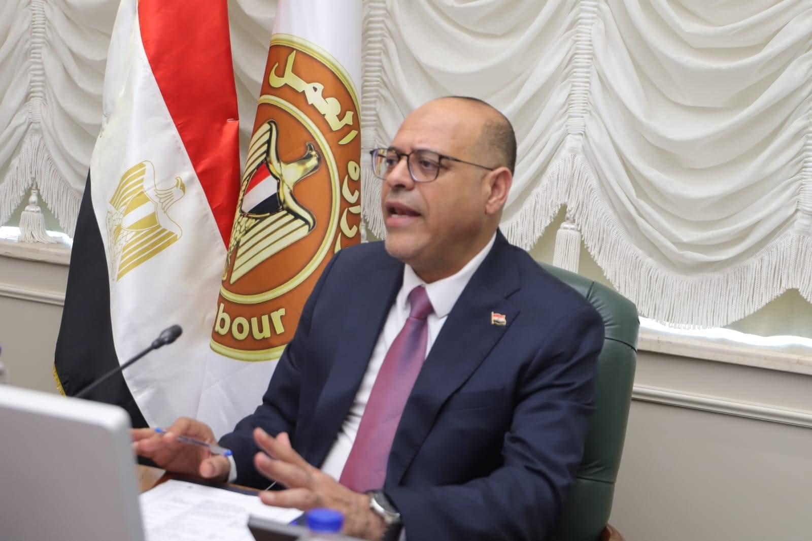 وزير العمل:  التفتيش على 1035 منشأة للتأكد من الالتزام بتطبيق الحد الادنى للأجور وعقود العمل وتراخيص عمل الأجانب...خلال 27 يومًا فقط