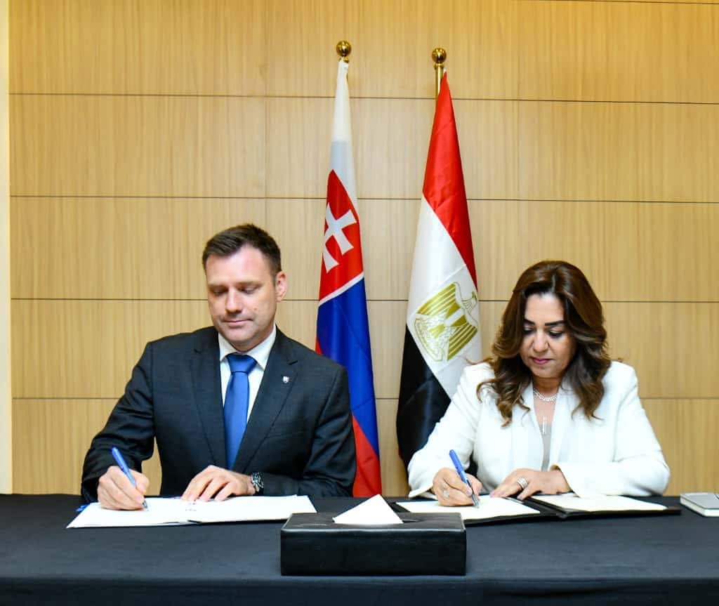 وزيرة التنمية المحلية والقائم بأعمال وزير البيئة توقع مذكرة تفاهم مع وزير البيئة بجمهورية سلوفاكيا للتعاون في مجال حماية البيئة وتغير المناخ