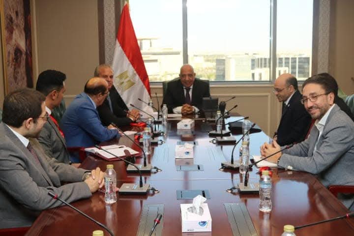 وزير الكهرباء يجتمع بالخبراء والاستشاريين من جامعة عين شمس وهيئة المواد النووية لبدء الخطوات التنفيذية لإنشاء مجمع صناعي متكامل لإنتاج الأسمدة العضوية