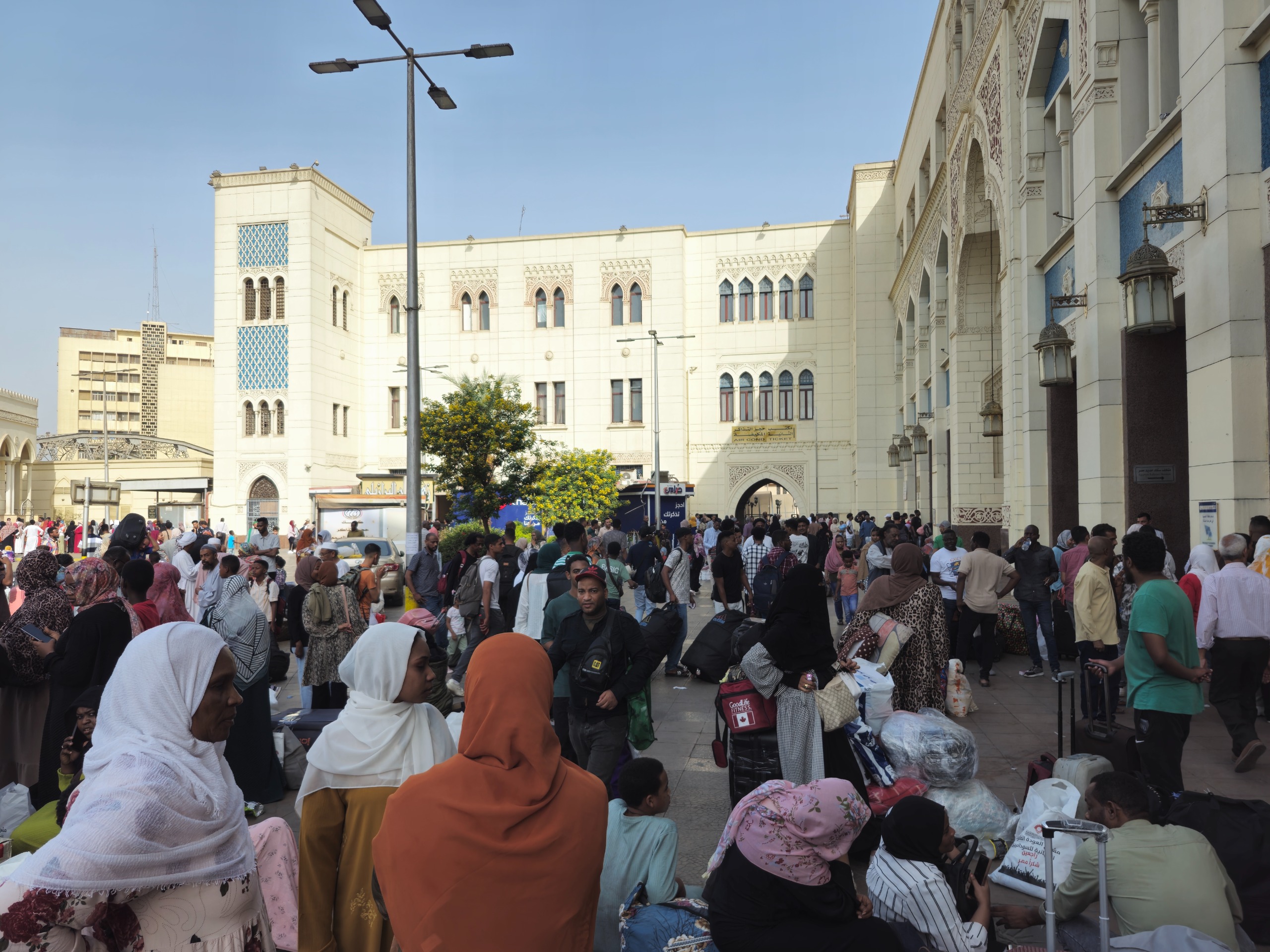 الهيئة القومية لسكك حديد مصر تُسيّر الرحلة الثانية والعشرين لقطارات العودة الطوعية للأشقاء السودانيين إلى وطنهم