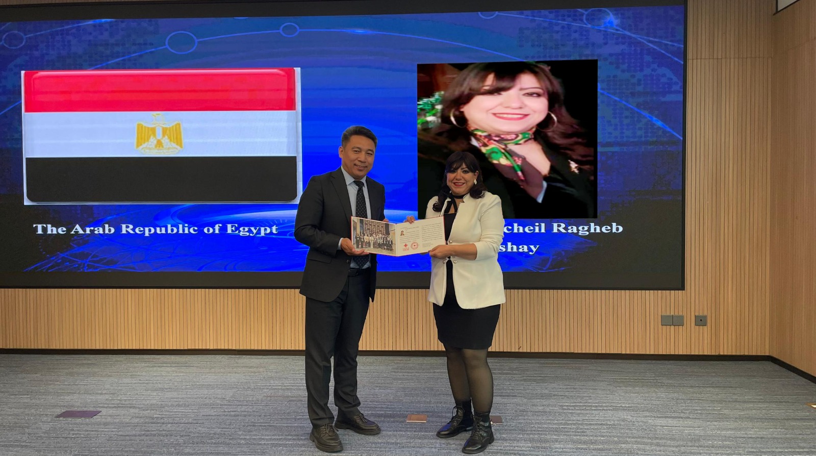 نرمين ميشيل تشارك في سيمنار حول الاقتصاد الدائري والصناعة الخضراء في الصين