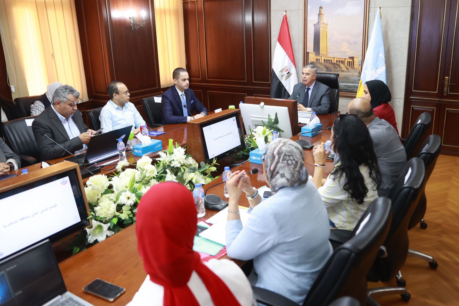 نائب وزير الصحة يبحث مع محافظ الإسكندرية تطوير الخدمات الصحية وإدراج المحافظة ضمن منظومة التأمين الصحي الشامل