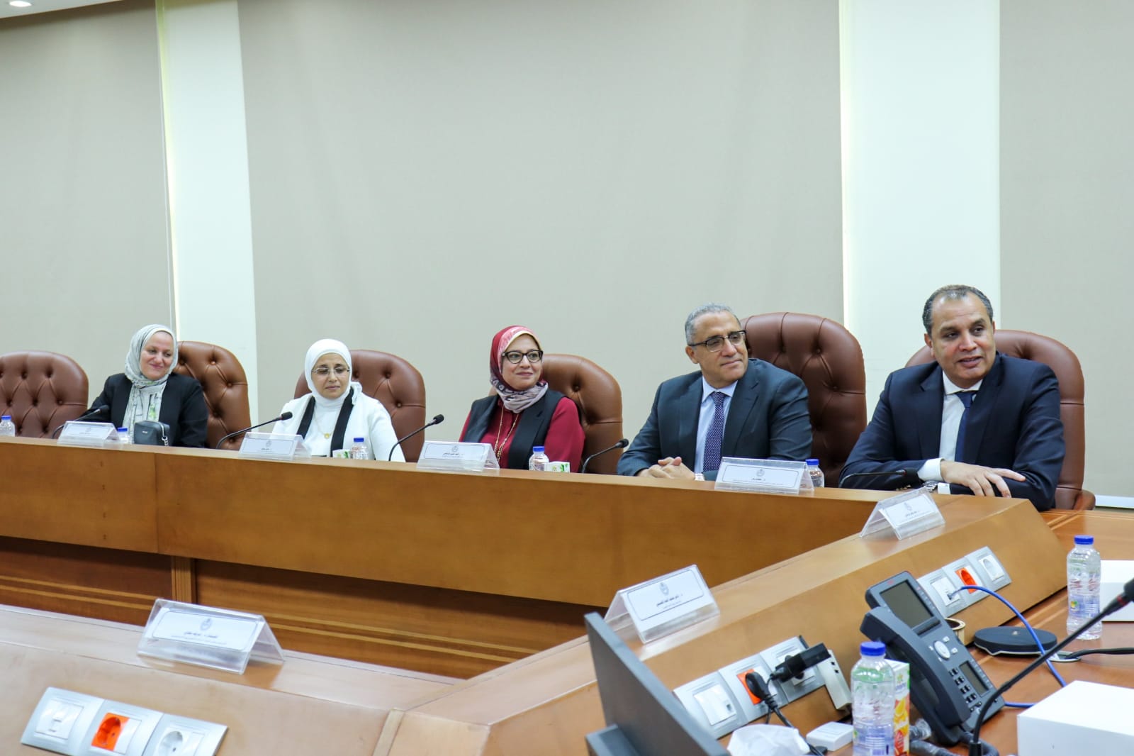 اللجنة الدائمة لصياغة الدستور الدوائي المصري تعقد اجتماعها السادس عشر وتؤكد أهمية وجود مرجع وطني حديث لمواكبة التطورات العالمية في الصناعة الدوائية