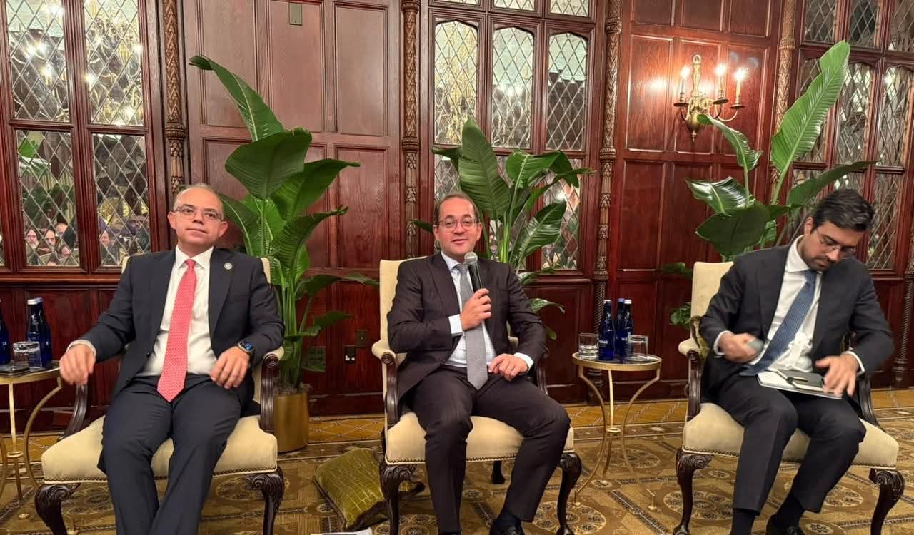 وزير المالية.. في حوار مفتوح مع مستثمرين دوليين ببنك «ستاندرد تشارترد» و«سيتي بنك»
