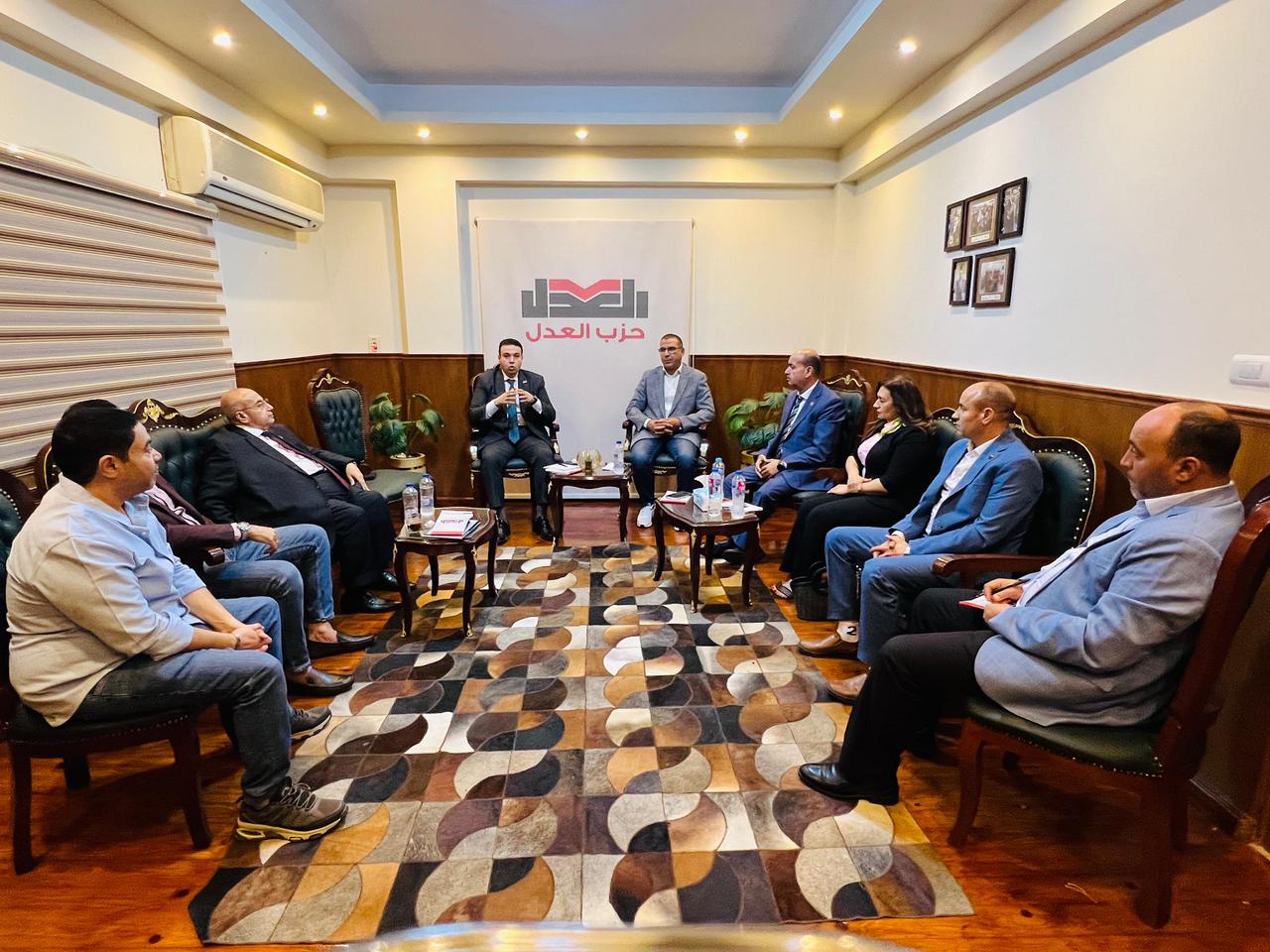 النائب عبدالمنعم إمام يجتمع بأعضاء الهيئة البرلمانية لحزب العدل بمجلس الشيوخ