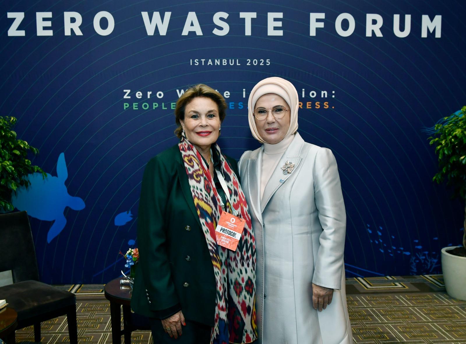 أمينة أردوغان تجتمع بممثلي وزارات البيئة في "صفر نفايات" باسطمبول