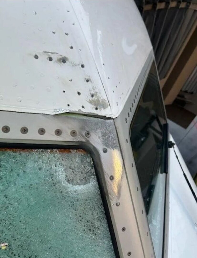 حطام فضائي أو نيزك صغير".. إصابة طائرة تقل وزير الحرب الأمريكي على ارتفاع 11 ألف قدم
