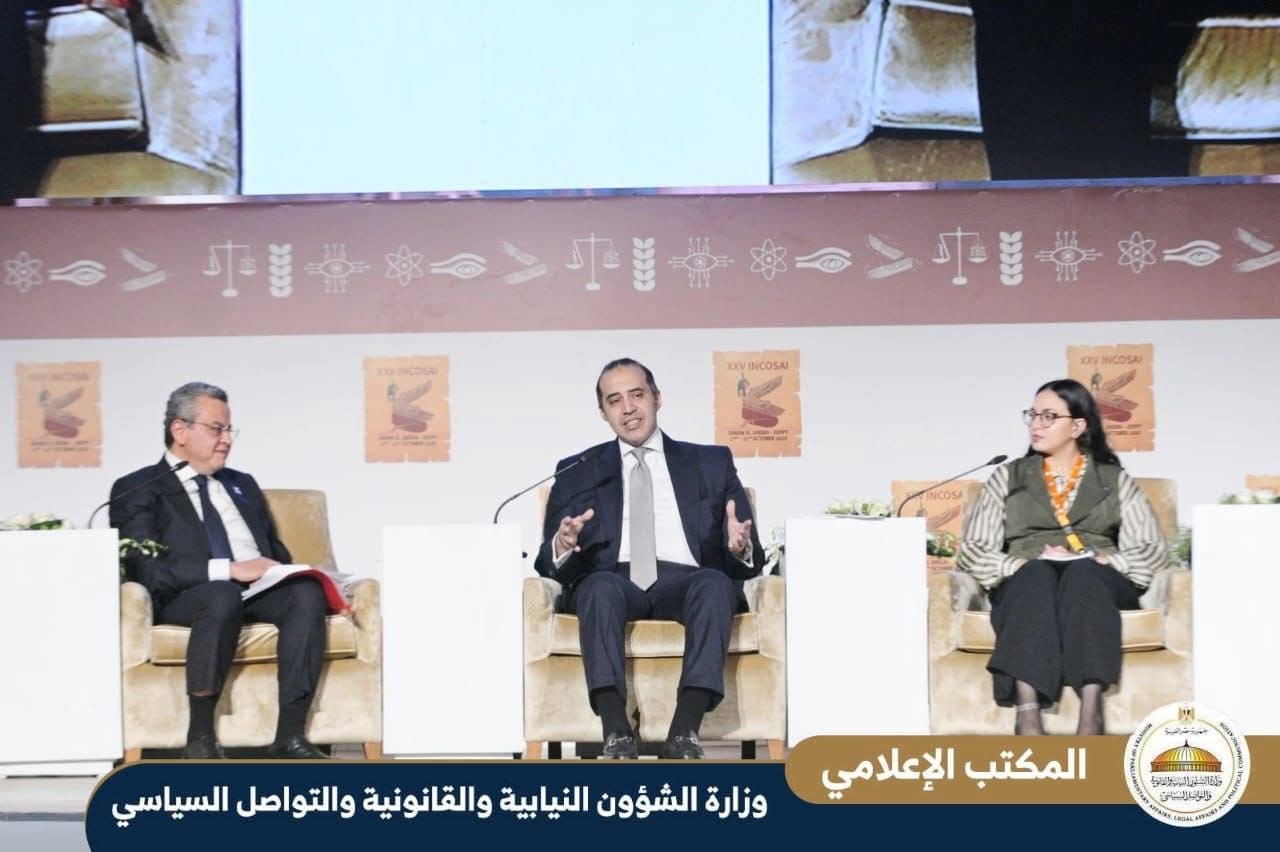 المستشار محمود فوزي: الحكومة ملزمة بتوجيه القيادة السياسية بعرض تقارير دورية بشأن تنفيذ برنامج الحكومة وبالفعل منتظمة في تسليم هذه التقارير