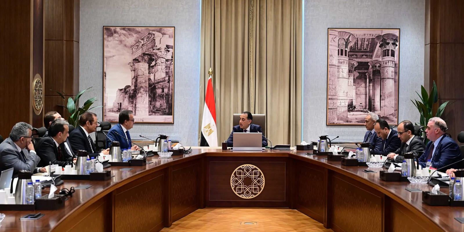 رئيس الوزراء يتابع بدء تطبيق المرحلة الثانية لمنظومة التأمين الصحي الشامل موجها ببدء تطبيقها بالإسكندرية