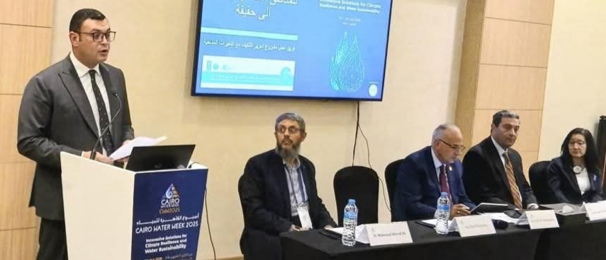 وزير الإسكان يستعرض جهود الوزارة في مشروع تعزيز التكيف مع تغير المناخ