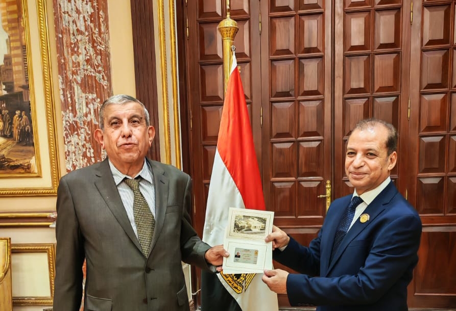 النائب علاء عبد النبي بعد استلامه كارنيه عضوية مجلس الشيوخ: ملف الصناعة وتوطينها على رأس أولوياتي