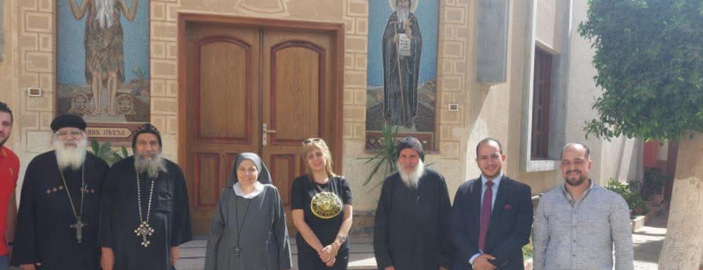 مصطفى عبدالمولى فى زيارة لدير القديس العظيم الأنبا بولا ببوش