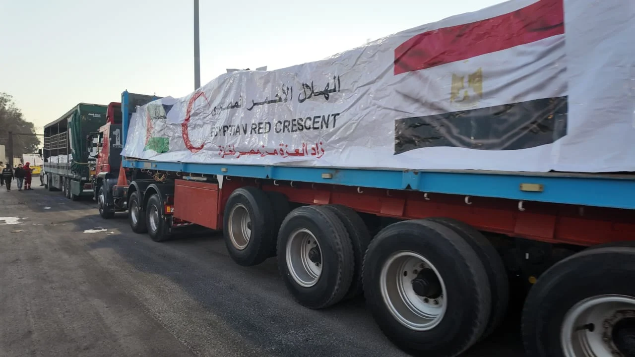 المتحدث باسم الهلال الأحمر فى غزة يشيد بدور مصر فى دعم القطاع بالمساعدات