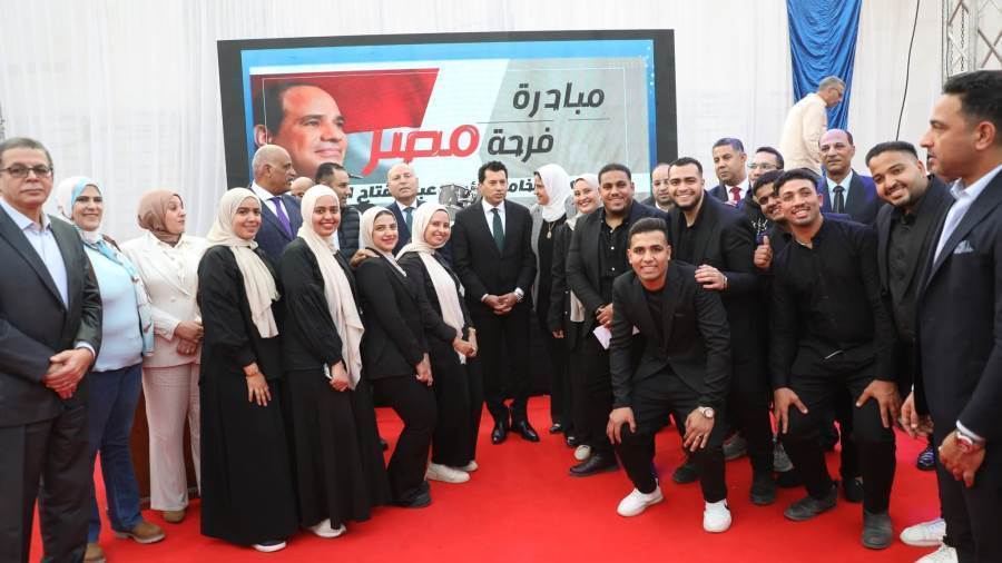صبحي وصابر يشهدان توزيع جهاز 150 عروسا ضمن مبادرة " فرحة مصر" أطلقتها السيدة انتصار السيسي