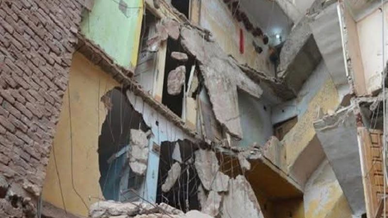 انهيار جزء من الطابق الأرضي لعقار قديم بمنطقة روض الفرج