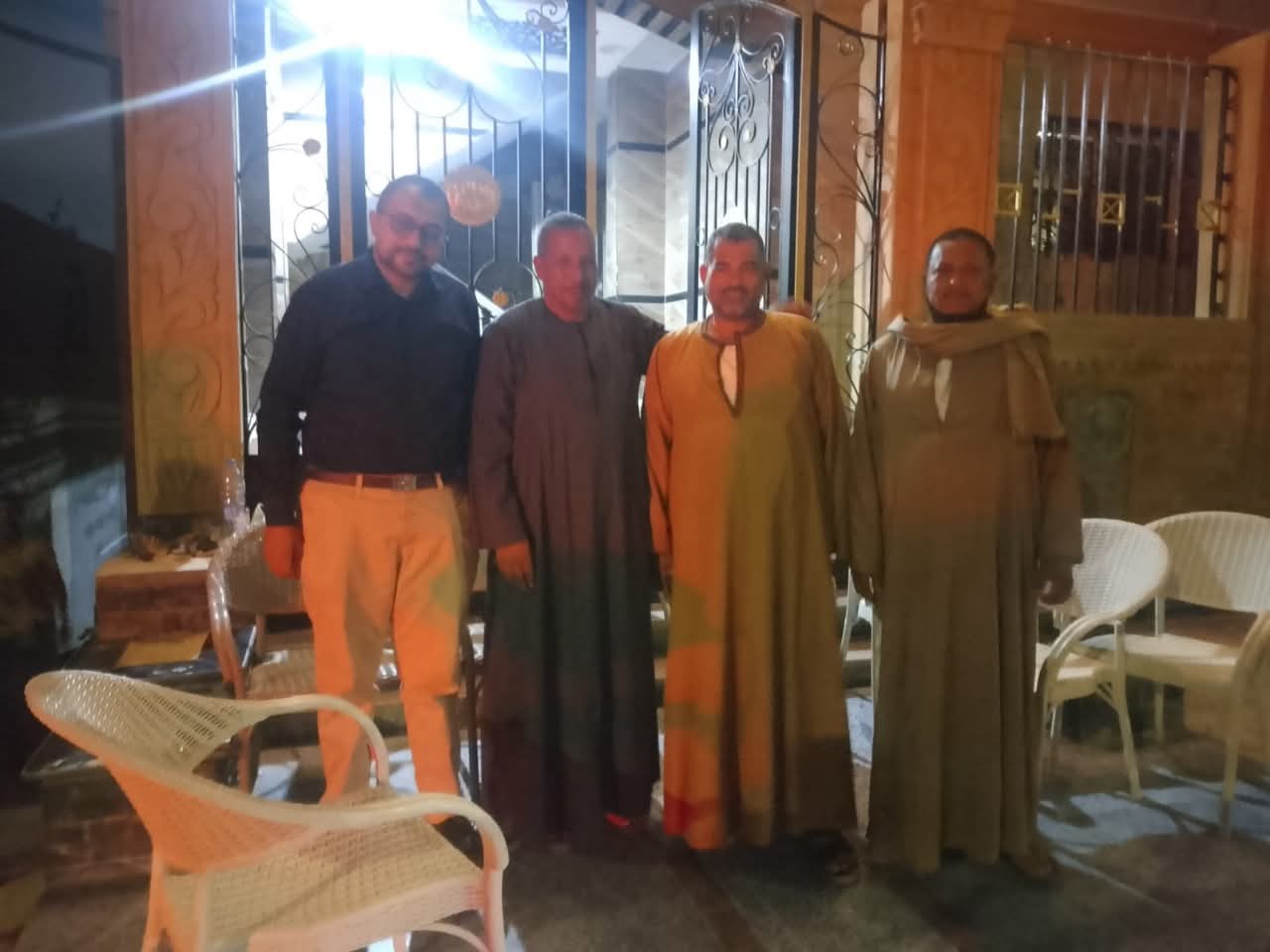 عمرو حافظ الكيلاني يتفقد مشكلات أهالي بدر: «المواصلات الداخلية شبه معدومة ونسعى لحلول عاجلة»