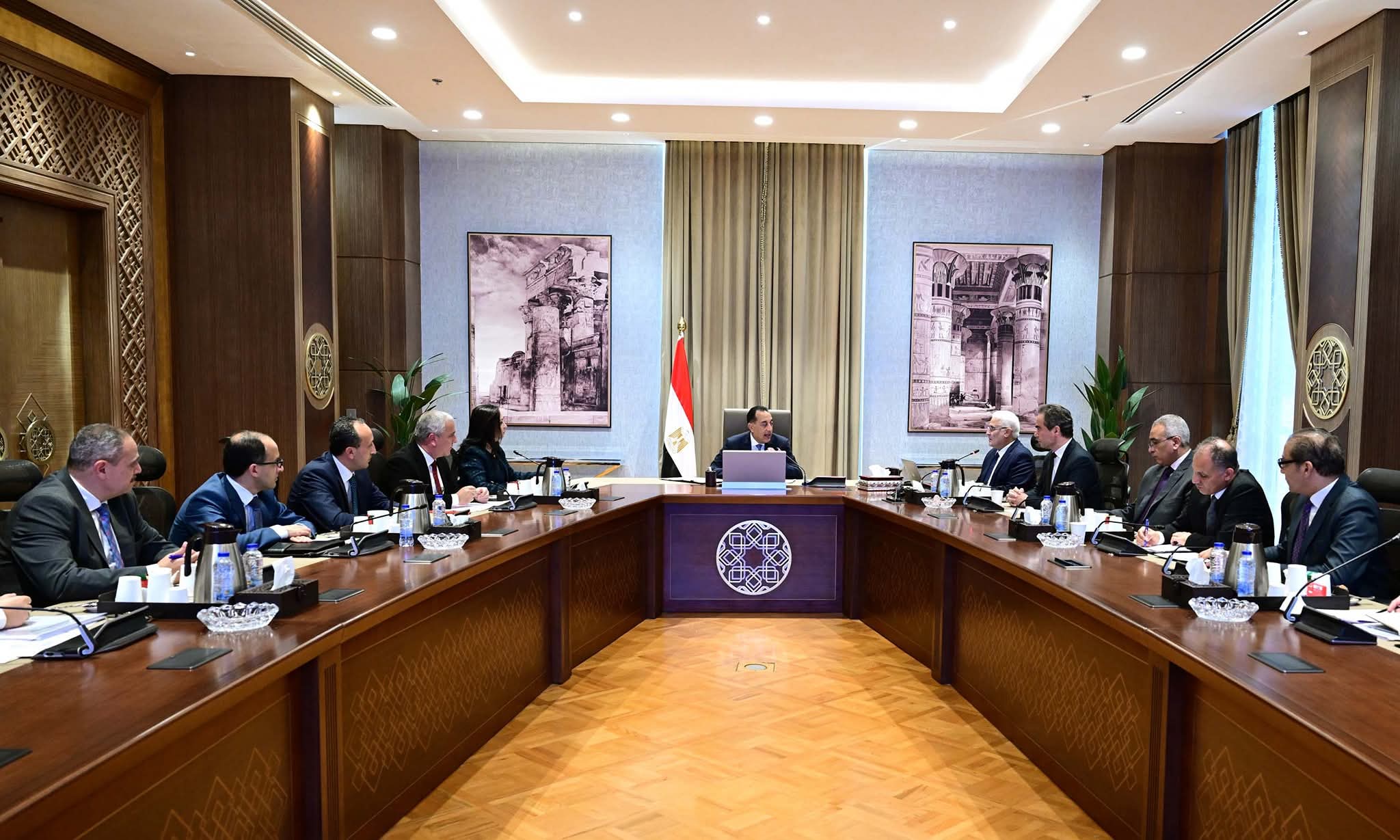 رئيس الوزراء يتابع الجهود المبذولة لتحسين الأوضاع المالية والإدارية للمؤسسات الصحفية القومية والهيئة الوطنية للإعلام وتسوية مديونياتها