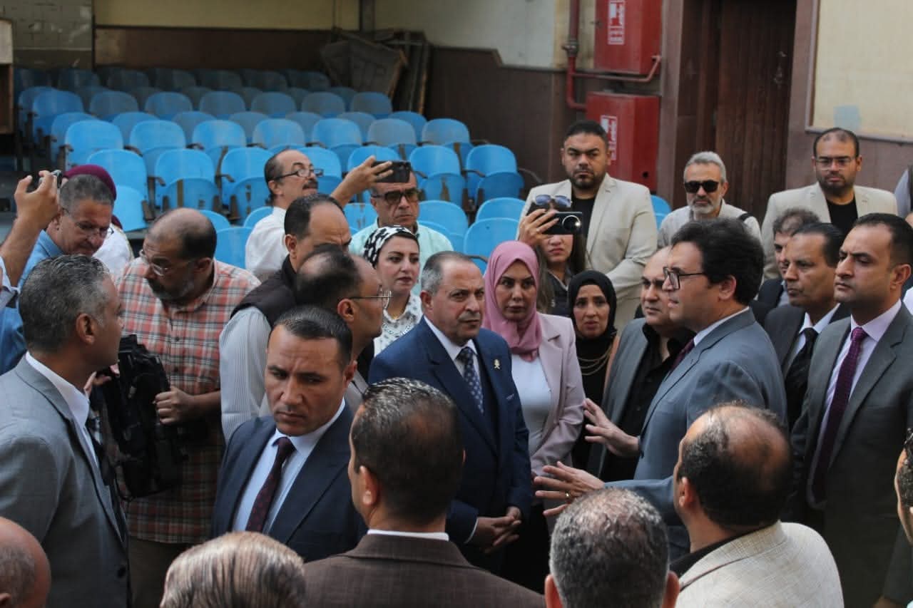 وزير الثقافة ومحافظ بورسعيد يتفقدان قصر ثقافة بورسعيد للوقوف على الأعمال المطلوبة لتطويره ورفع كفاءته وتحويله لمركز متكامل