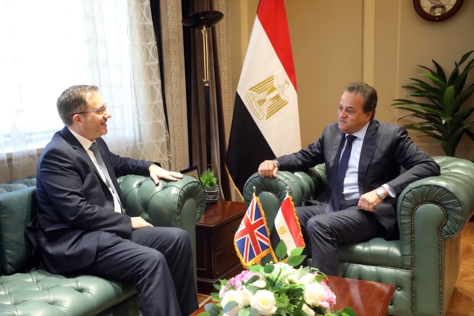 وزير الصحة يستقبل سفير المملكة المتحدة لبحث تعزيز التعاون الصحي المشترك