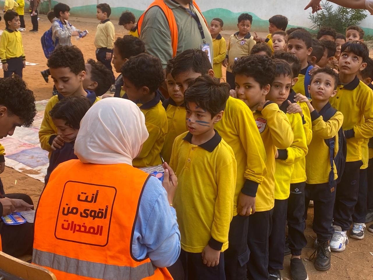 التضامن :  حملة  "خليك سند"  تواصل فعالياتها وتنفذ قافلتين بمنطقتي "أهالينا 2 وأرض الخيالة"