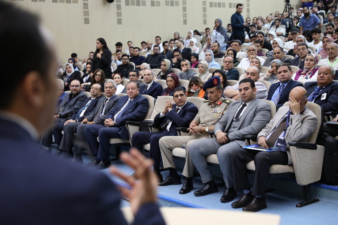 رئيس الجهاز المصري للملكية الفكرية يشارك في منتدى جامعة الجلالة حول التعاون بين الجامعة والصناعة