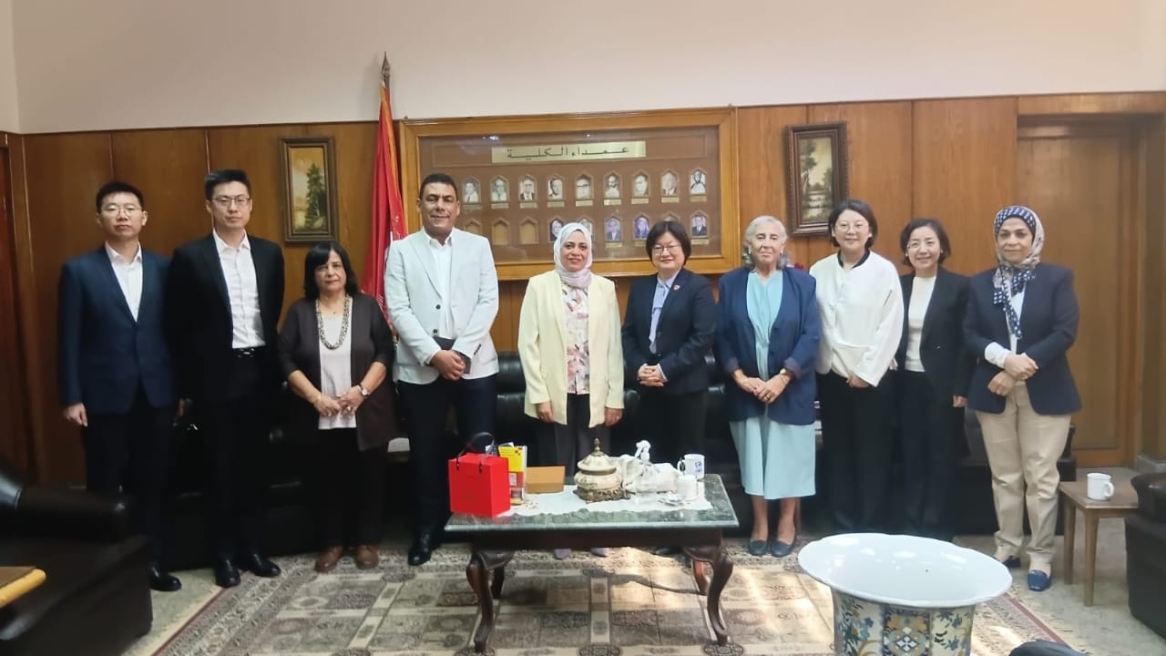 ألسن عين شمس تستقبل وفد الجامعة الصينية المفتوحة لبحث تعزيز التعاون الأكاديمي والتحول الرقمي في تدريس اللغة الصينية