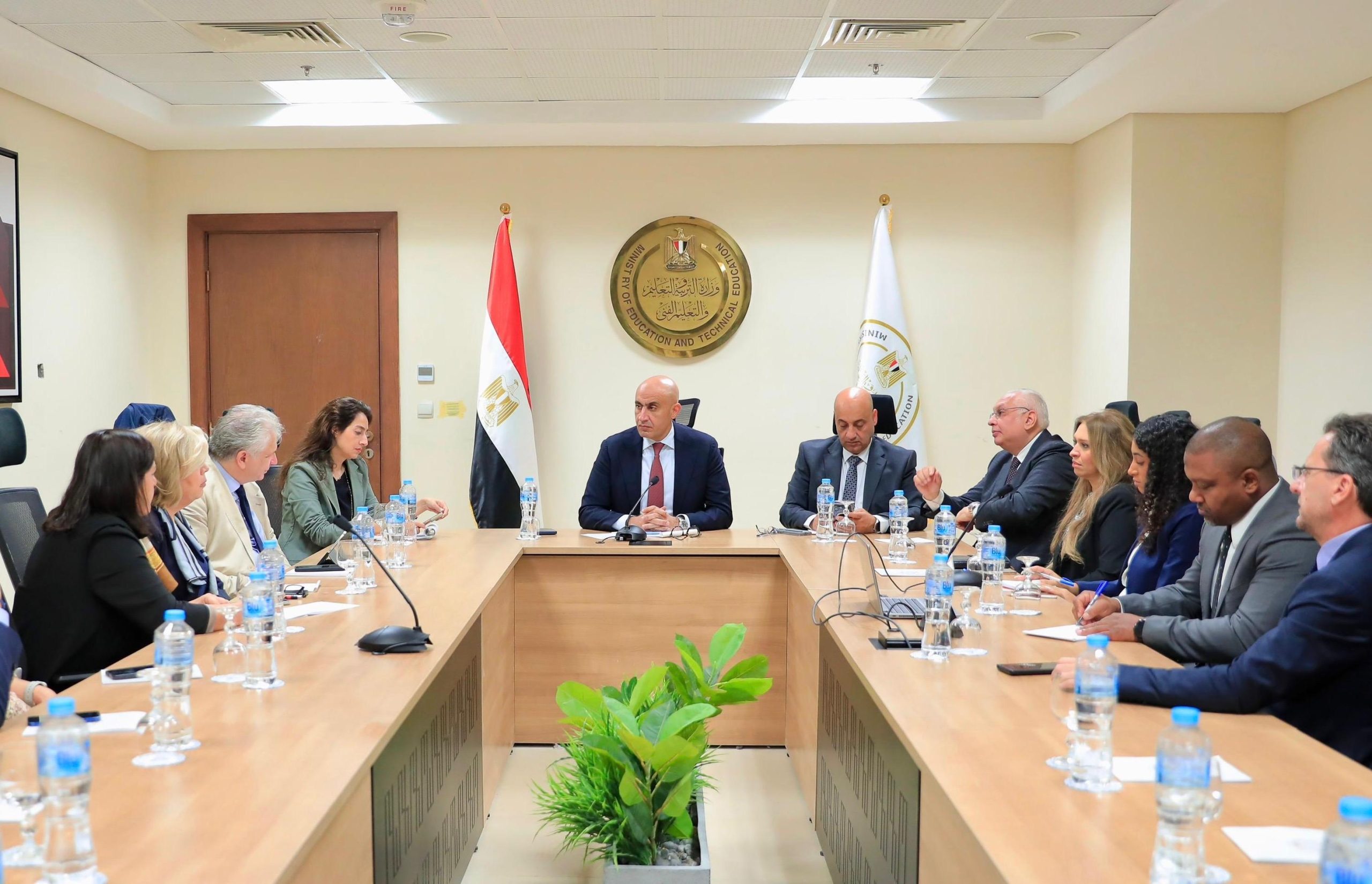 وزير التعليم يلتقى مع ممثلي الأكاديميات والمعاهد الإيطالية الفنية الكبرى،