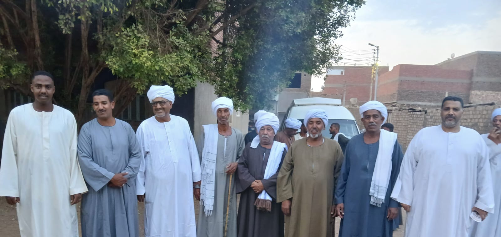 مدحت ركابي يواصل جولاته الميدانية في دراو لدعم تواصله مع المواطنين