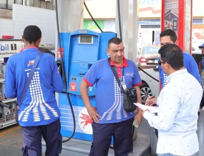 العمل :التفتيش على 771 منشأة..400 مهلة لتوفيق أوضاع العقود.. و181 محضرًا لتراخيص عمل الأجانب.. و59 مخالفة للسلامة المهنية