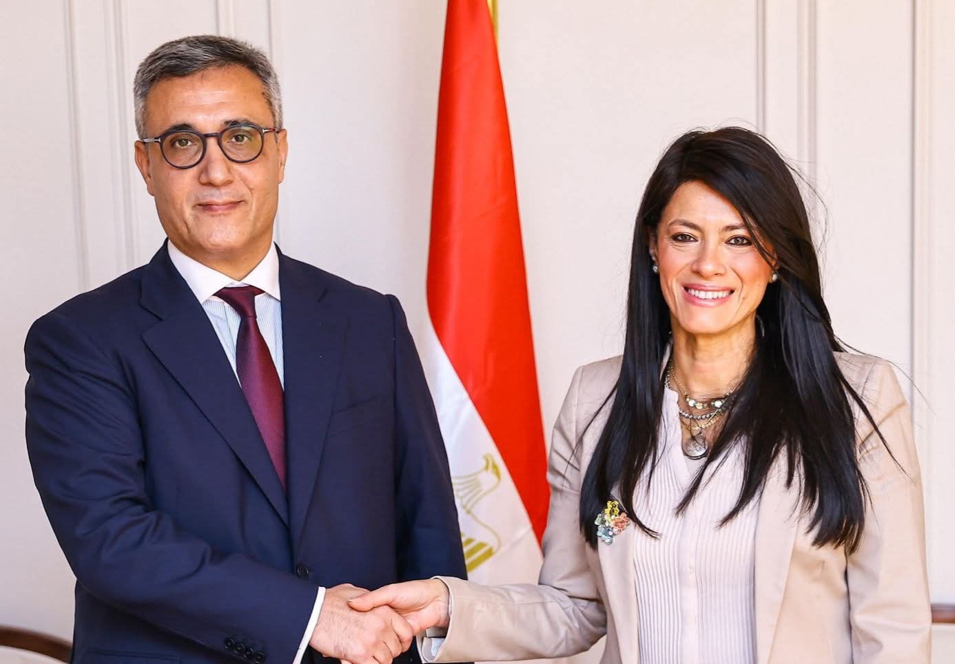 وزيرة التخطيط والسفير الجزائري بالقاهرة يتباحثا استعدادات انعقاد الدورة التاسعة للجنة العليا المشتركة المصرية الجزائرية