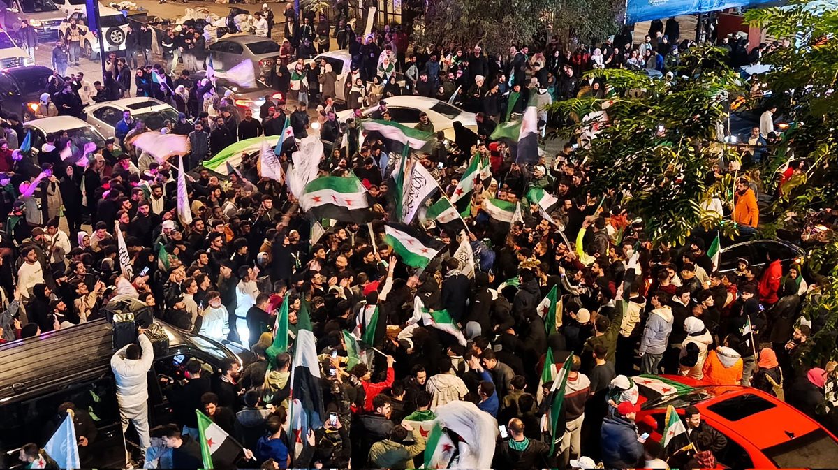 الاحتفالات تعم المدن السورية عقب تصويت الكونجرس الأمريكي لإلغاء قانون قيصر