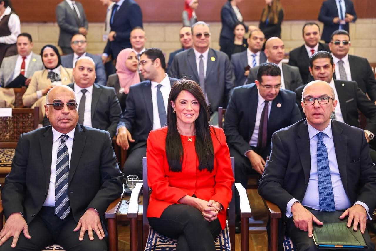 وزيرا «التخطيط والتنمية الاقتصادية والتعاون الدولي» و«العدل» يشهدان تكريم القاضيات والقضاة خريجي البرنامج التدريبي «قيادة التغيير في المنظمات الديناميكية»