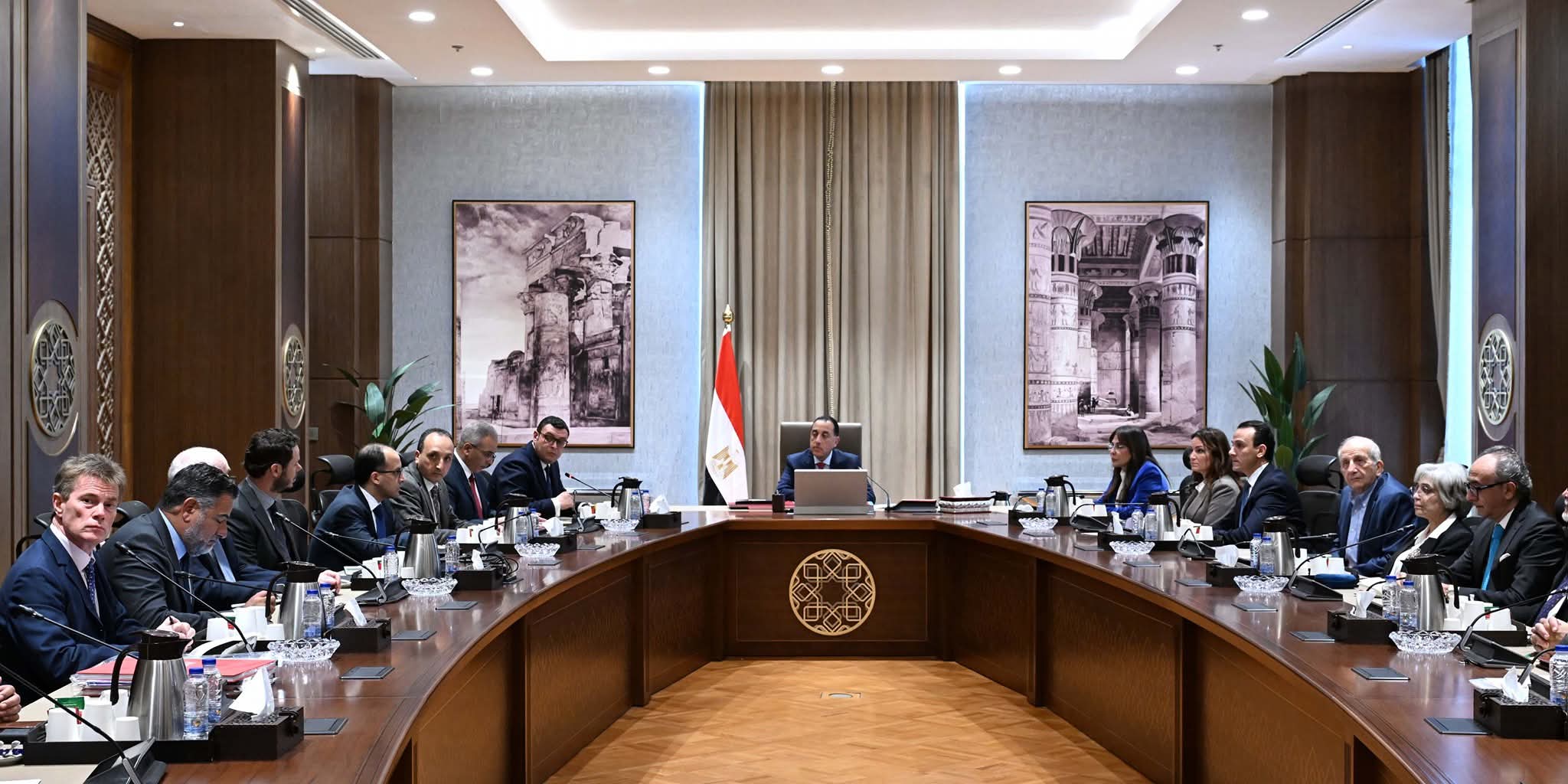 ئيس الوزراء يستعرض المخطط المقترح لمشروع تطوير المناطق المحيطة بالأهرامات والمتحف المصري الكبير