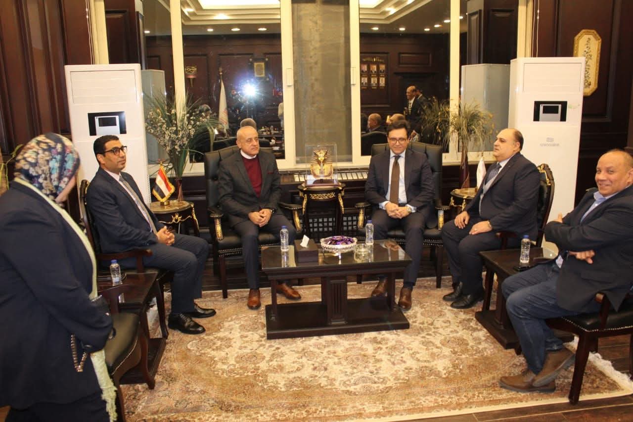 وزير الثقافة يلتقي محافظ الأقصر لدعم المواهب والتراث
