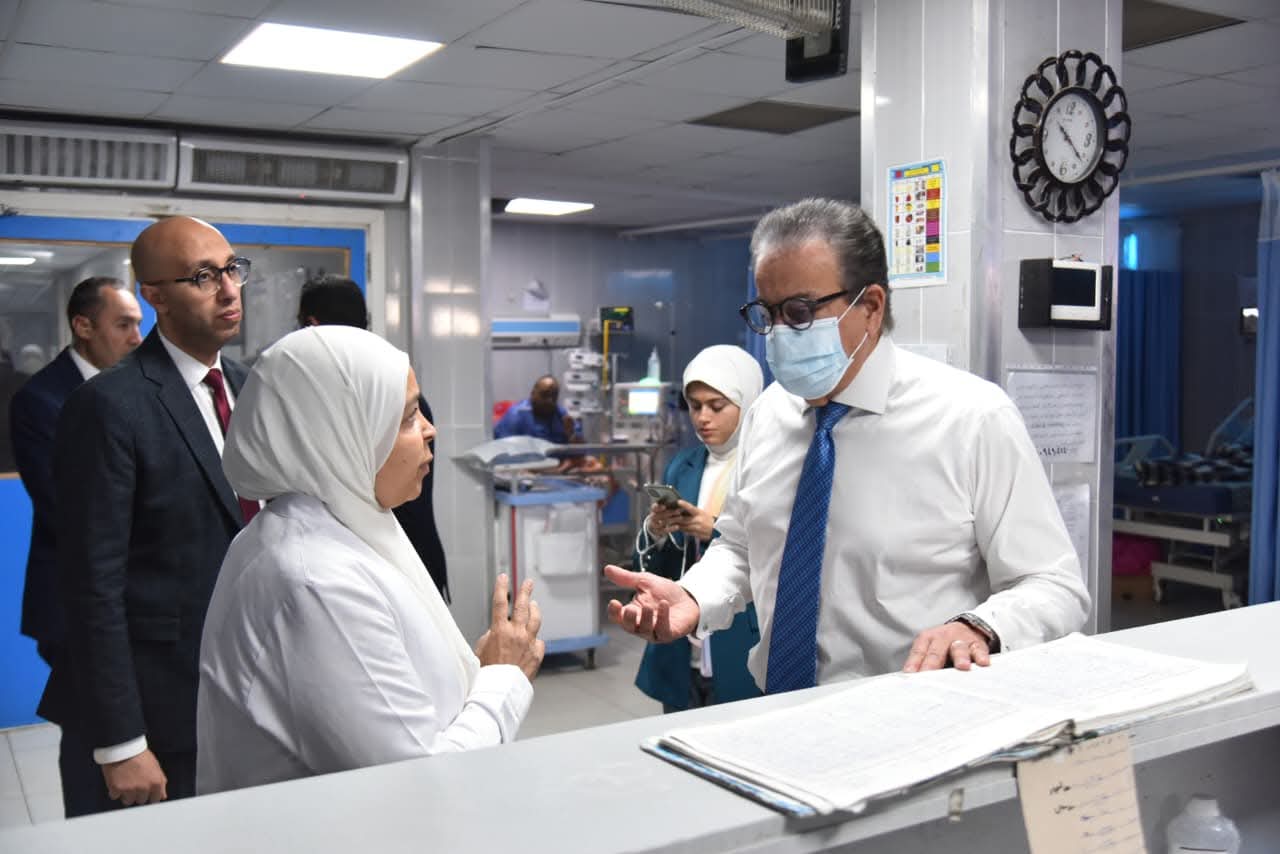 وزير الصحة يرصد ملاحظات على مستوى الخدمات بمستشفتي سنورس و6 أكتوبر خلال جولات مفاجئة