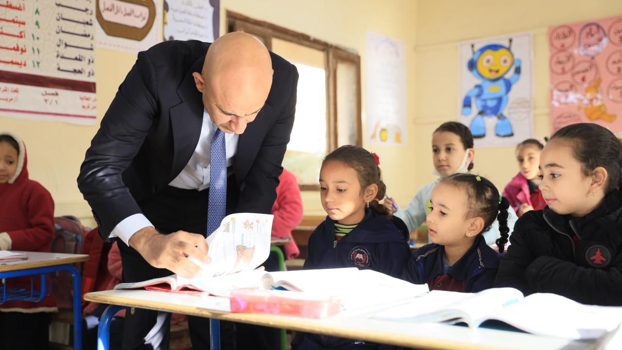 وزير التعليم خلال متابعته المفاجئة للمدارس: الانضباط المدرسي ركن أساسي في نجاح العملية التعليمية