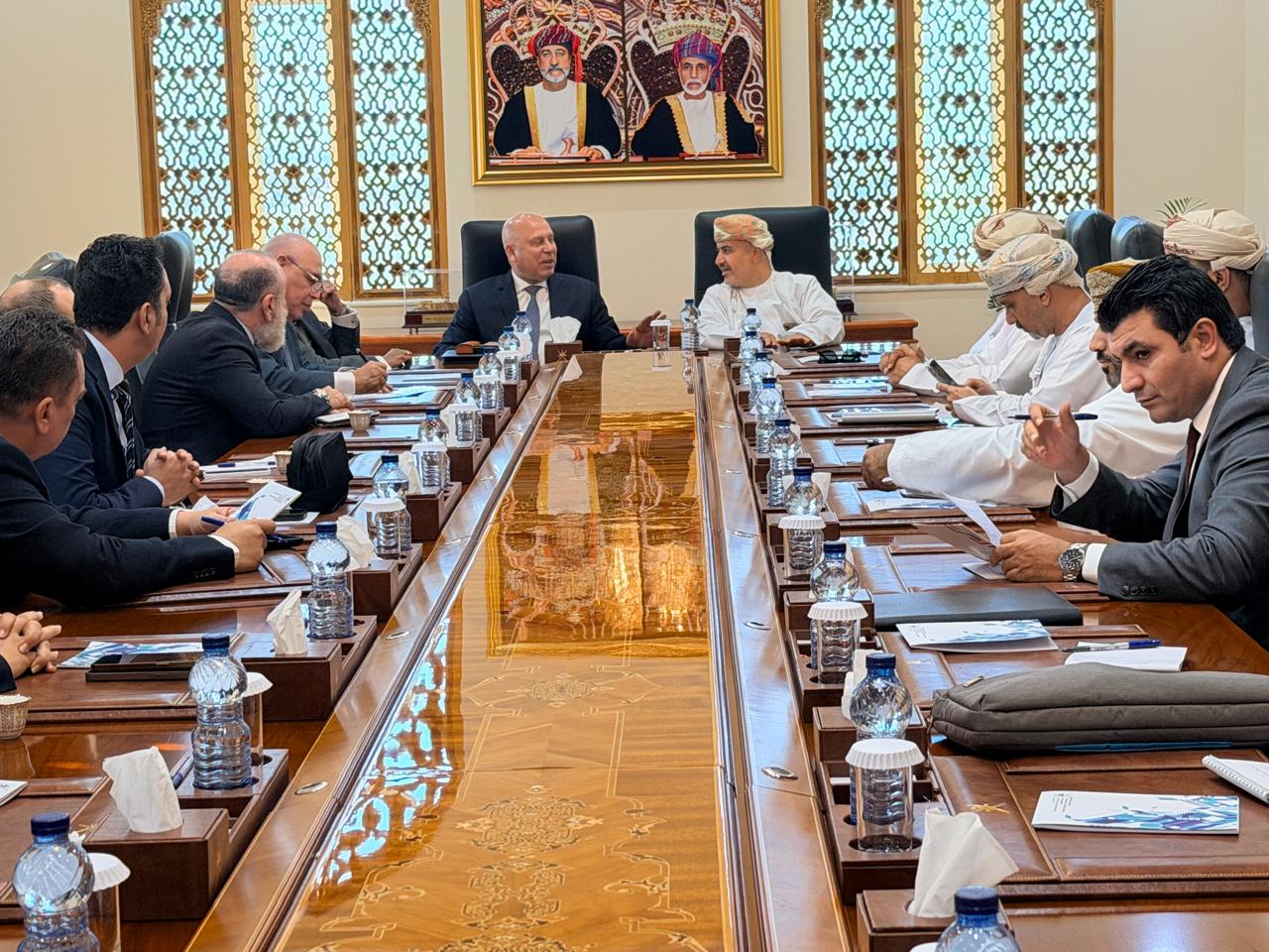 وزير الصناعة والنقل يعقد اجتماعا مع وزير النقل والاتصالات وتقنية المعلومات العماني بحضور وفد من كبريات الشركات المصرية المتخصصة في مشروعات البنية التحتية 