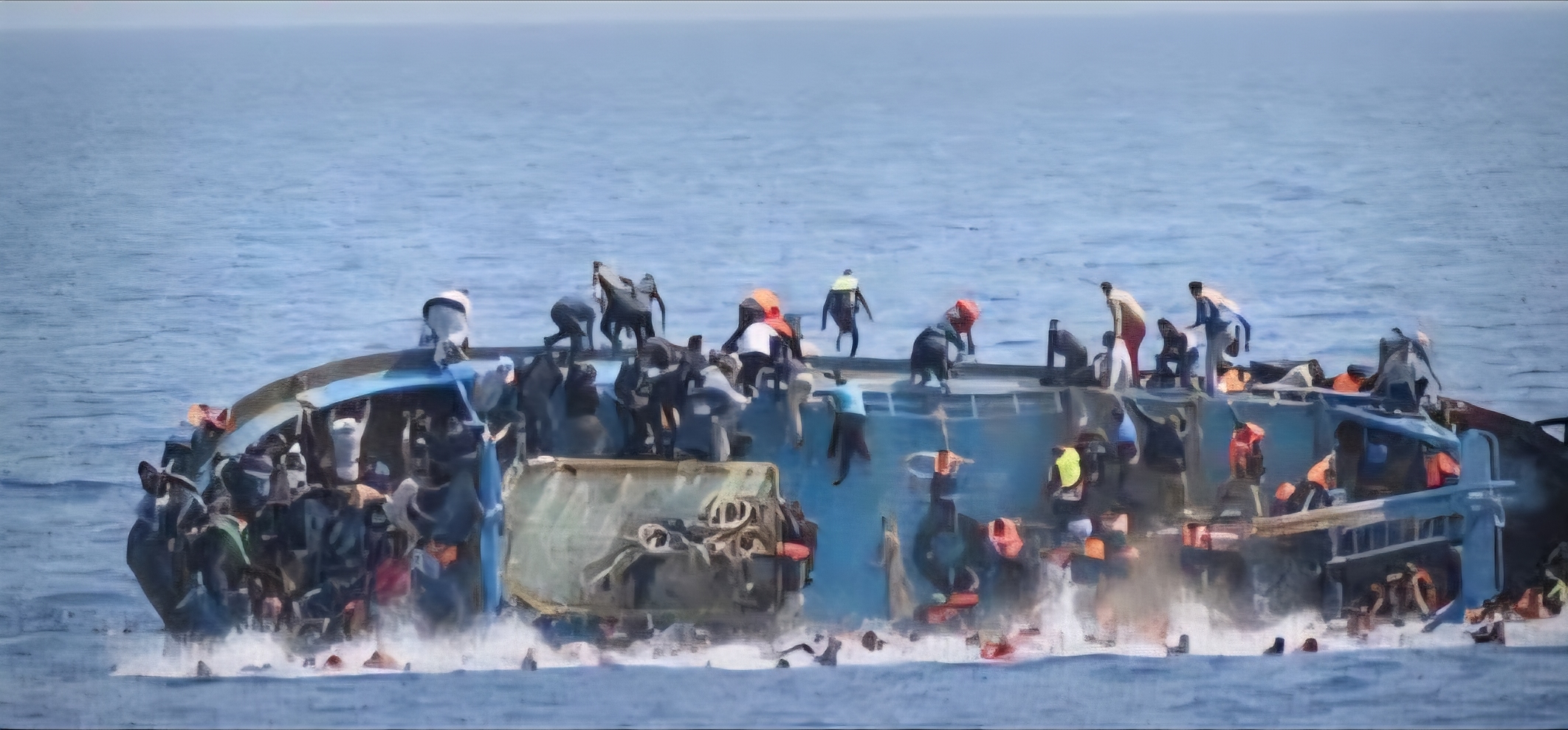 السفارة المصرية باليونان تُنهي إعادة جثامين 14 ضحية مصريًا في حادث غرق مركب هجرة غير شرعية قرب كريت