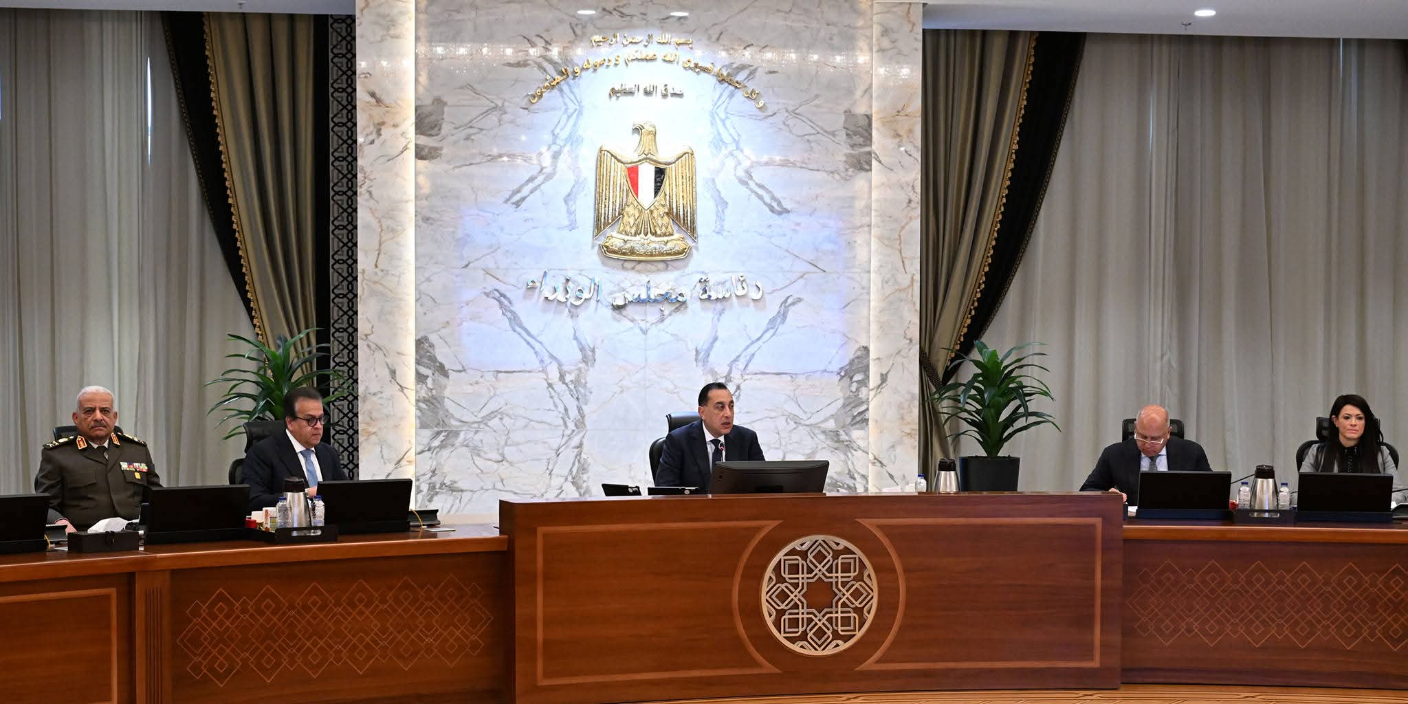 رئيس الوزراء يترأس الاجتماع الأسبوعي للحكومة: تطوير الرعاية الصحية وتعزيز الإصلاح الاقتصادي محور الاهتمام