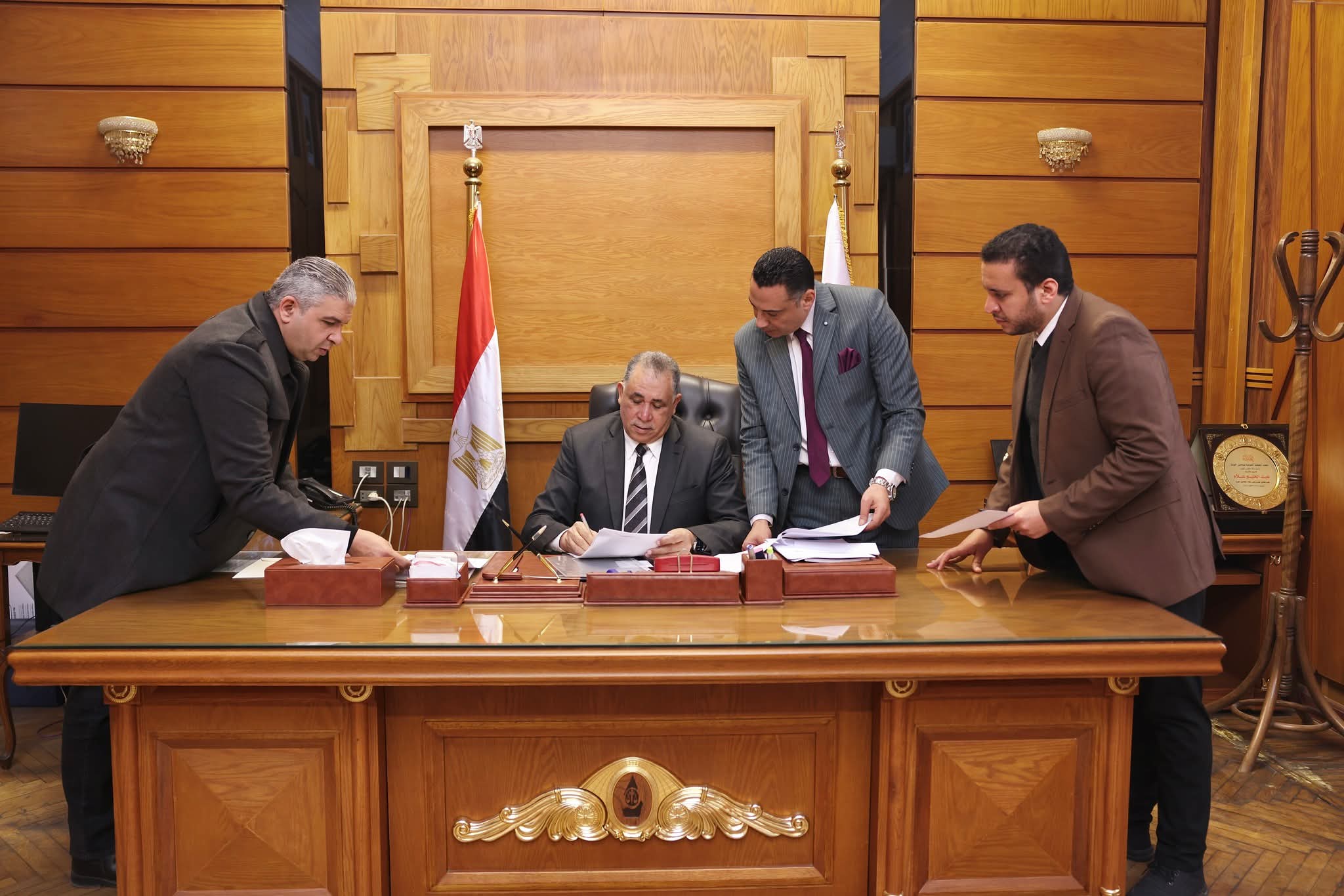 نقيب المحامين يتابع سير العملية الانتخابية بمختلف النقابات الفرعية