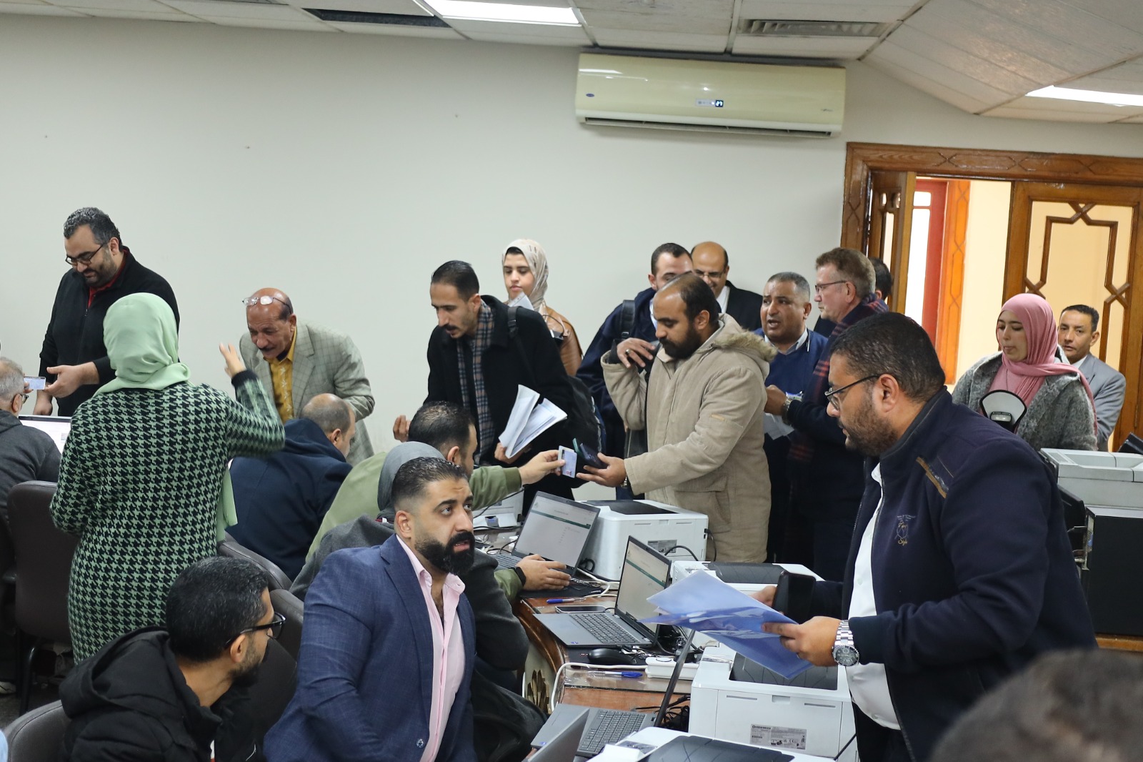 زحام شديد مع انطلاق تلقي طلبات الترشح بانتخابات نقابة المهندسين