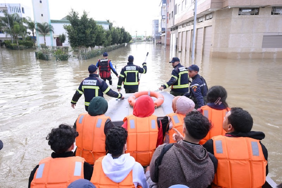 سيول تاريخية تغرق شمال المغرب.. إجلاء آلاف السكان وإغلاق القصر الكبير وتحذيرات من الأسوأ