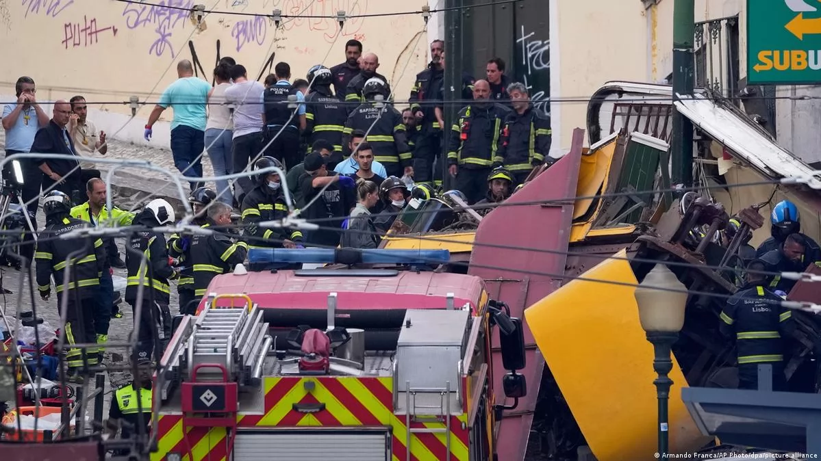 حادث مأساوي في ميلان.. خروج ترام عن مساره يسفر عن وفاة وإصابة 20