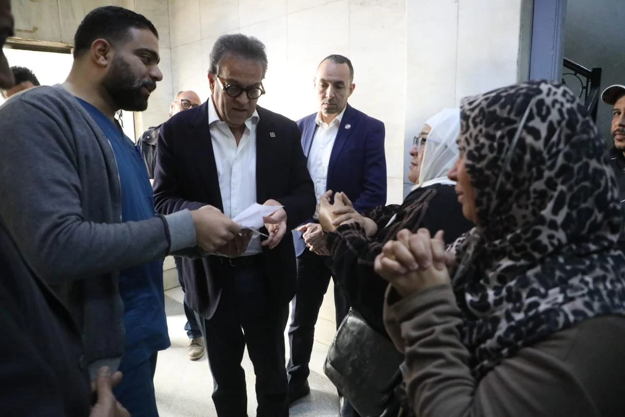 إحالة مدير مستشفى السلام التخصصي للتحقيق خلال جولة مفاجئة لوزير الصحة