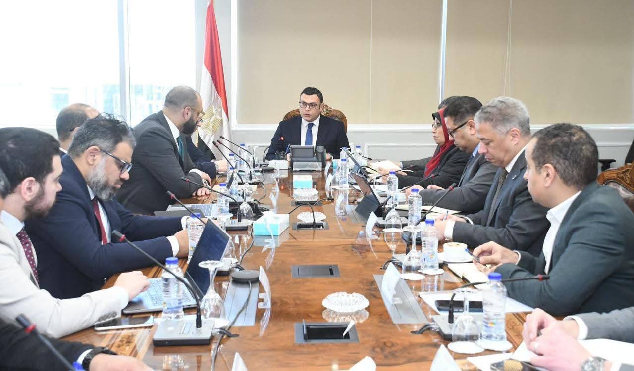  وزير الإسكان يتابع الإجراءات المتخذة لتدشين منصة تصدير العقار