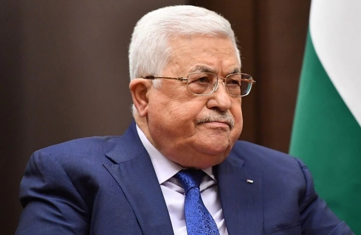 محمود عباس يقر نشر المسودة الأولى للدستور المؤقت ويدعو لمشاركة مجتمعية واسعة