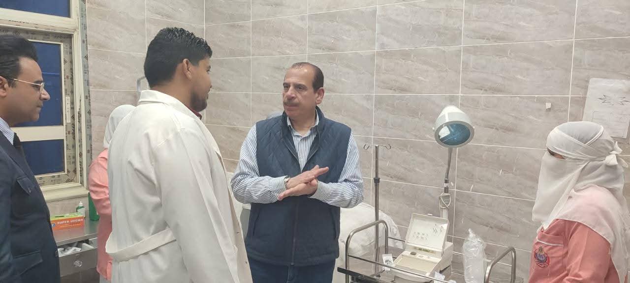 نائب وزير الصحة يجري جولة تفقدية للمنشآت الطبية بسوهاج ويوجه بتلافي السلبيات خلال أسبوع