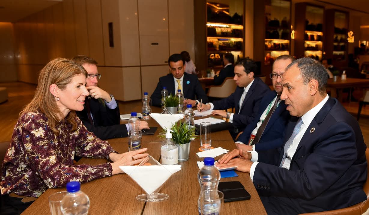 وزير الخارجية يلتقي وزيرة الدولة البريطانية للتنمية الدولية والشئون الأفريقية لبحث تعزيز التعاون في أفريقيا ودعم الاستقرار والتنمية